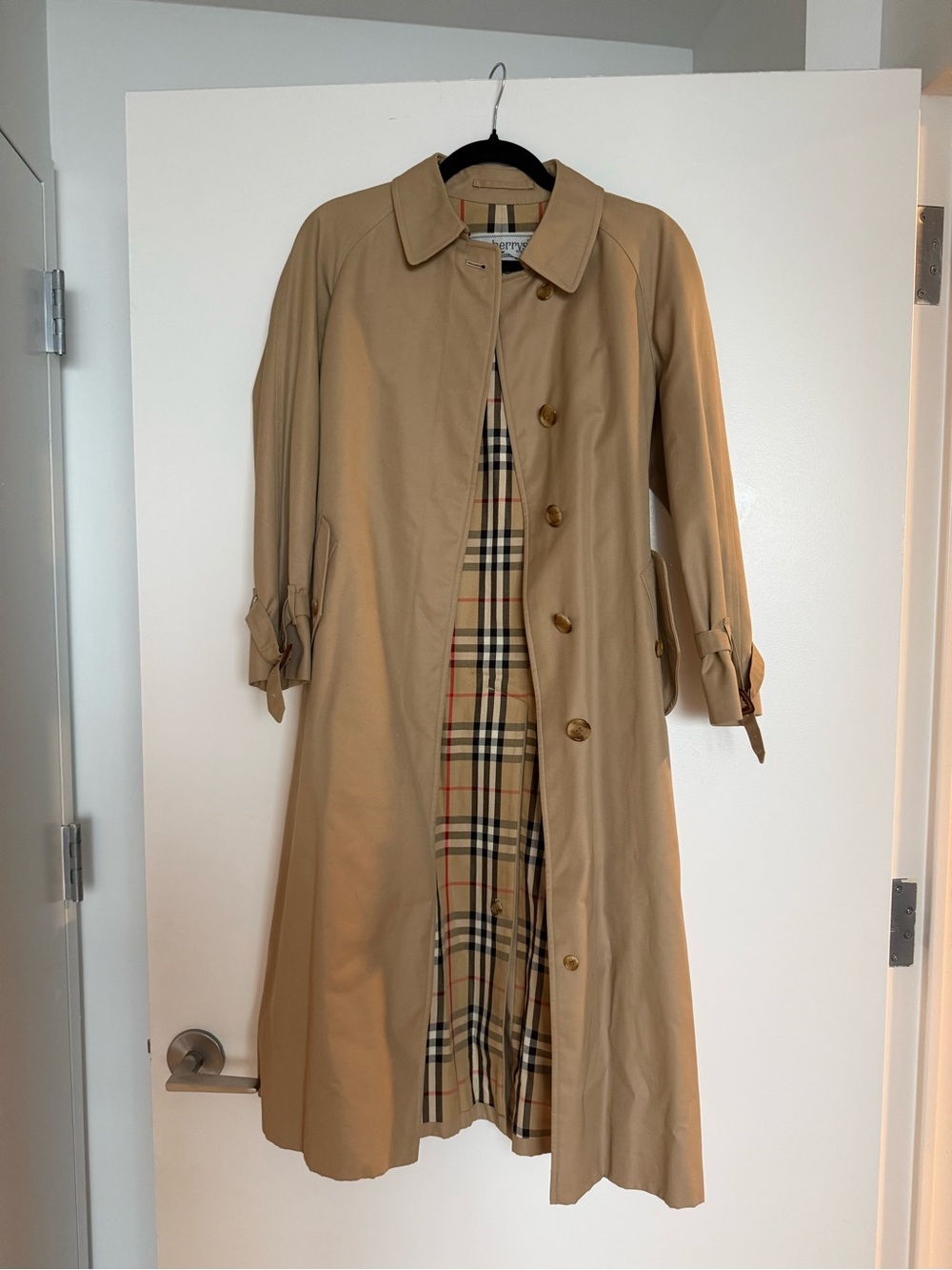 Burberry Beige Classic Trench Coat with Plaid Lining